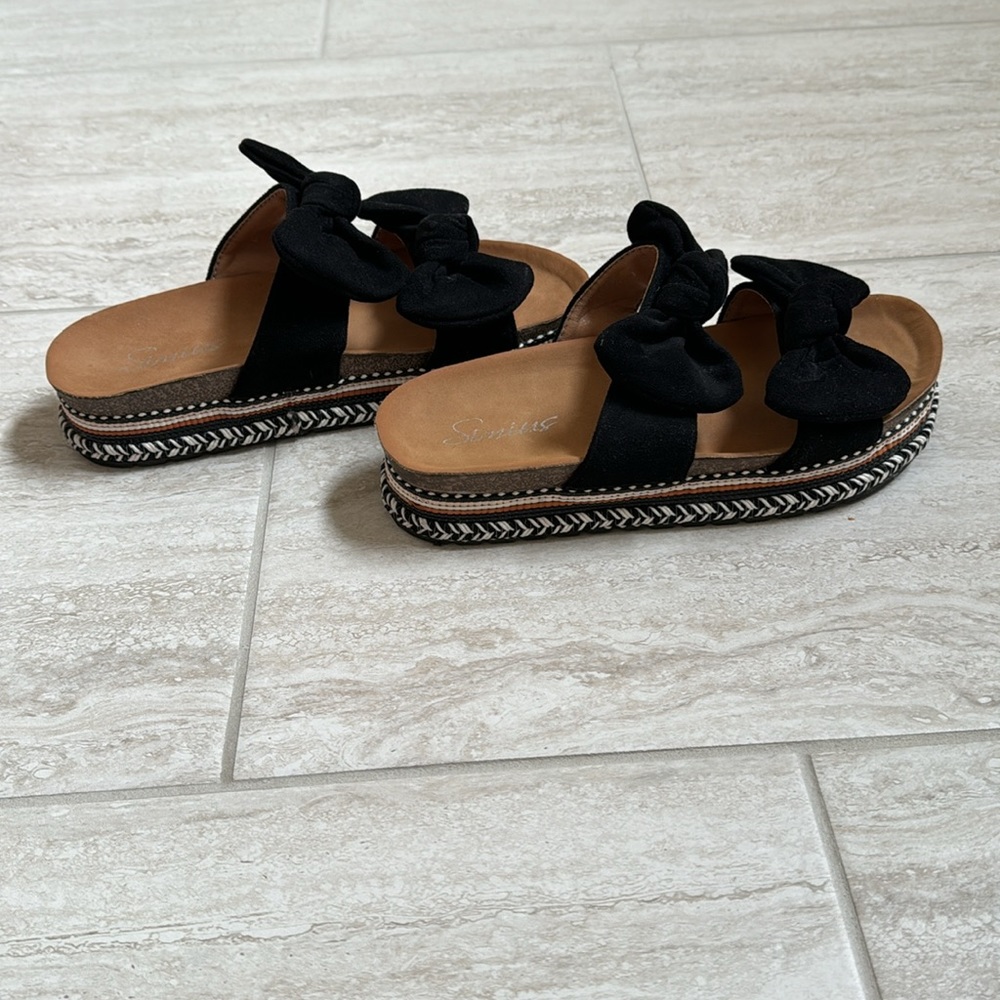 Sandals - Picture 3 of 6